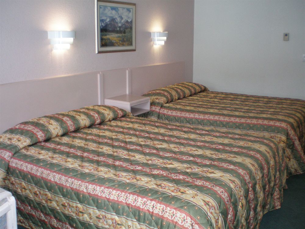 Alpine Inn Valemount Luaran gambar