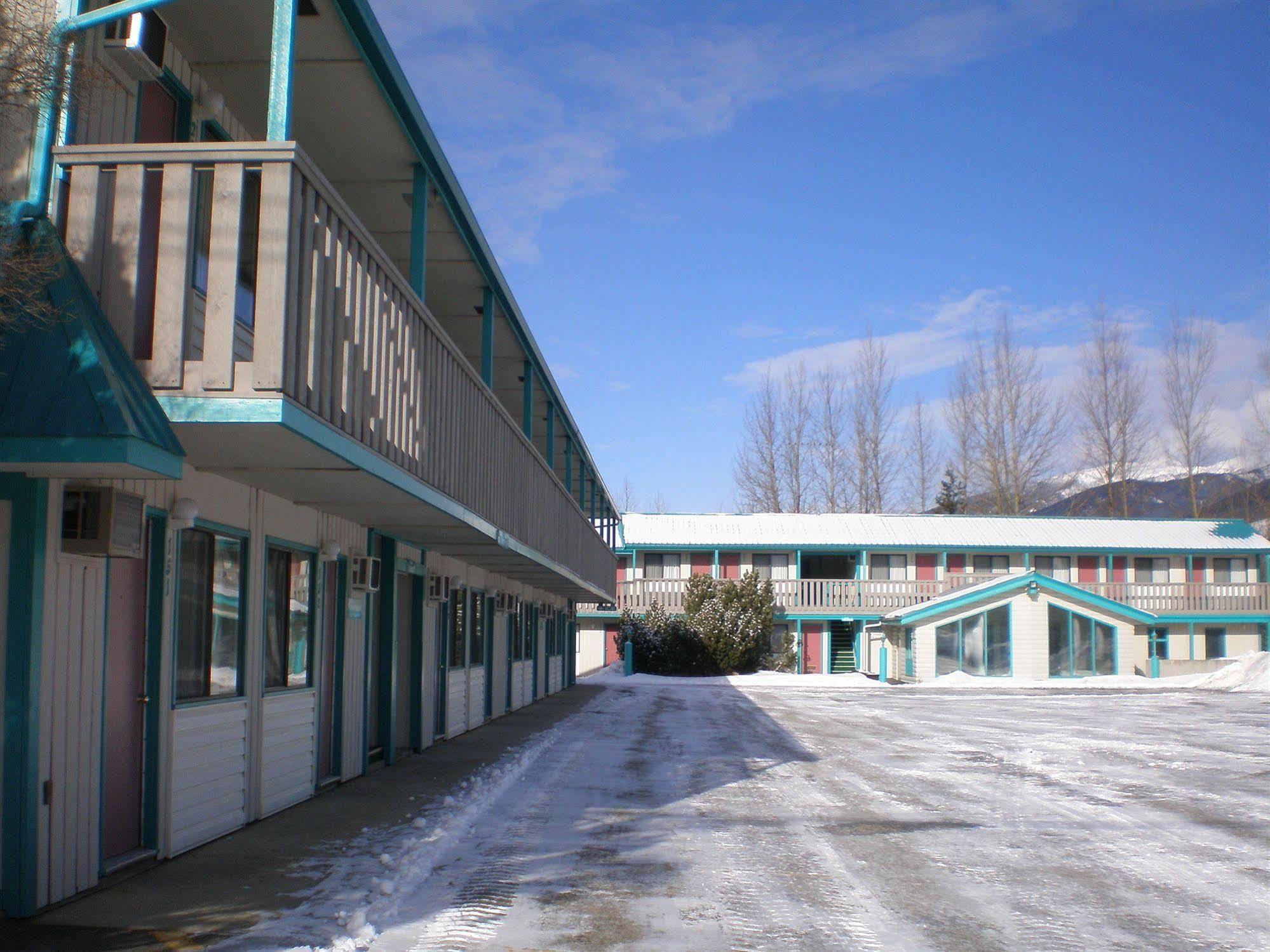 Alpine Inn Valemount Luaran gambar