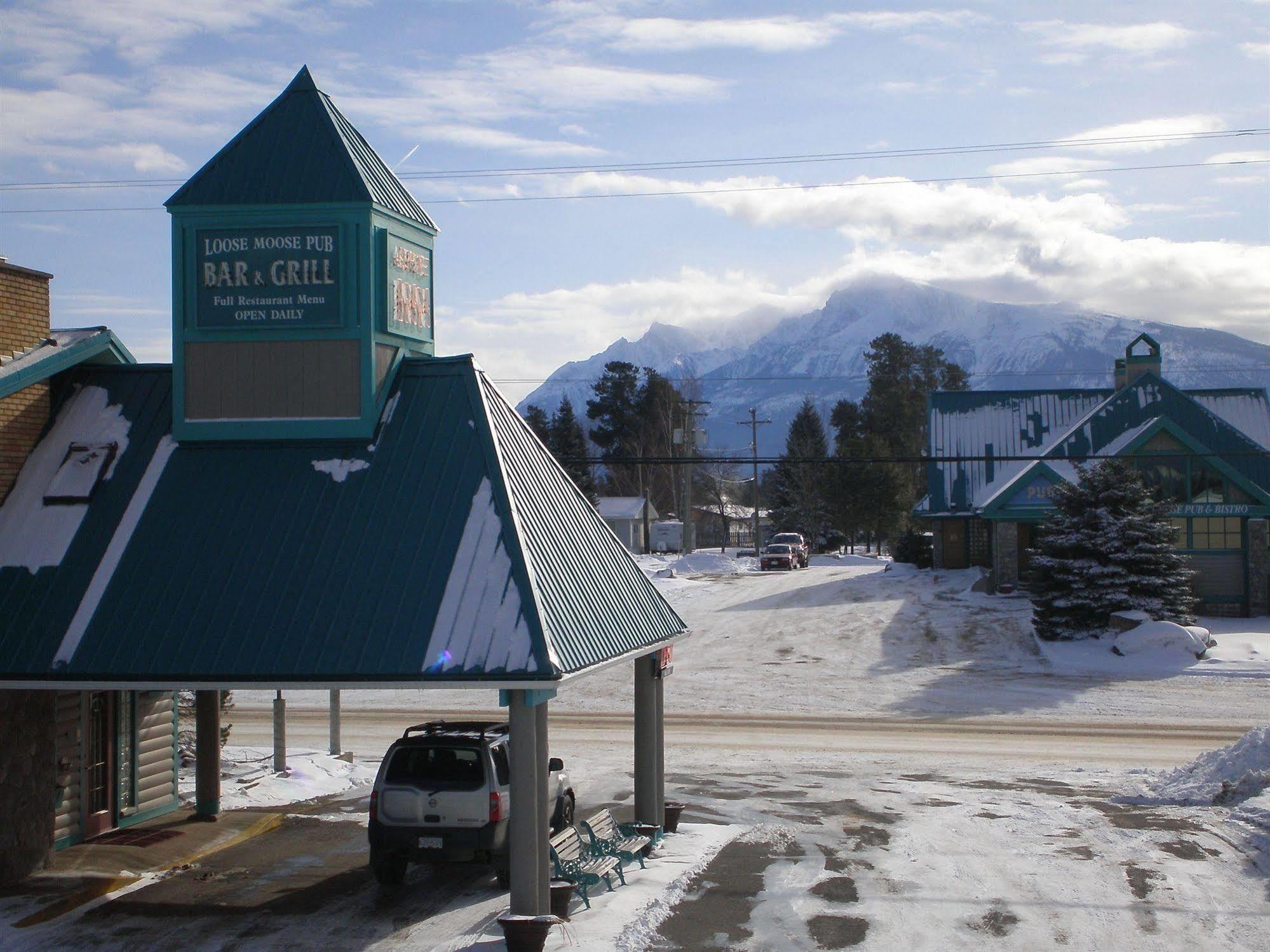 Alpine Inn Valemount Luaran gambar
