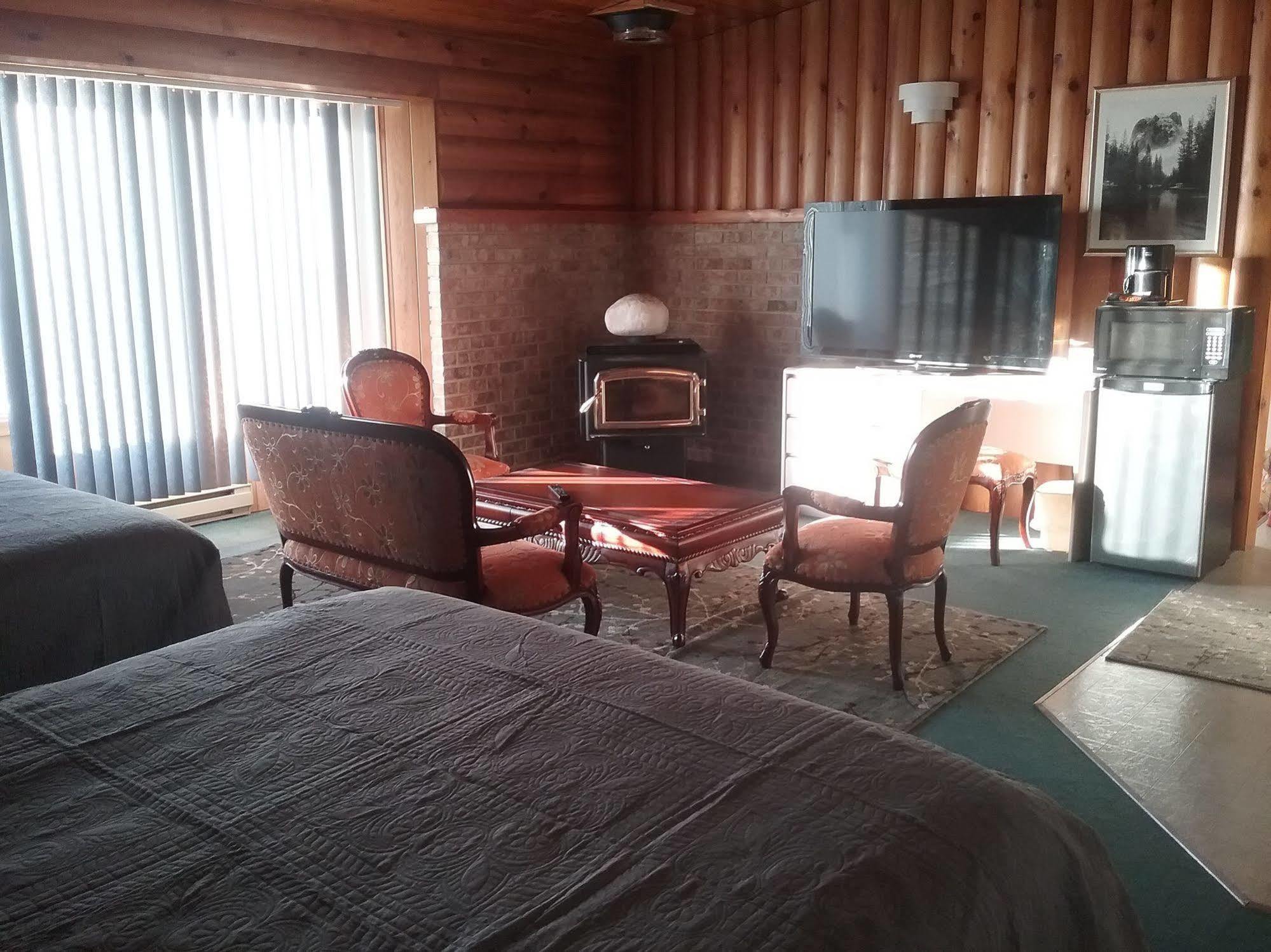 Alpine Inn Valemount Luaran gambar